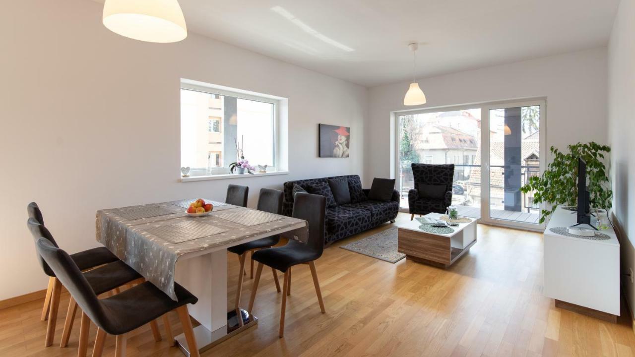 Central Comfort Suites Braszów Zewnętrze zdjęcie